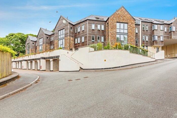 2 Bedroom Flat To Rent In Boscawen Woods, Truro, TR1