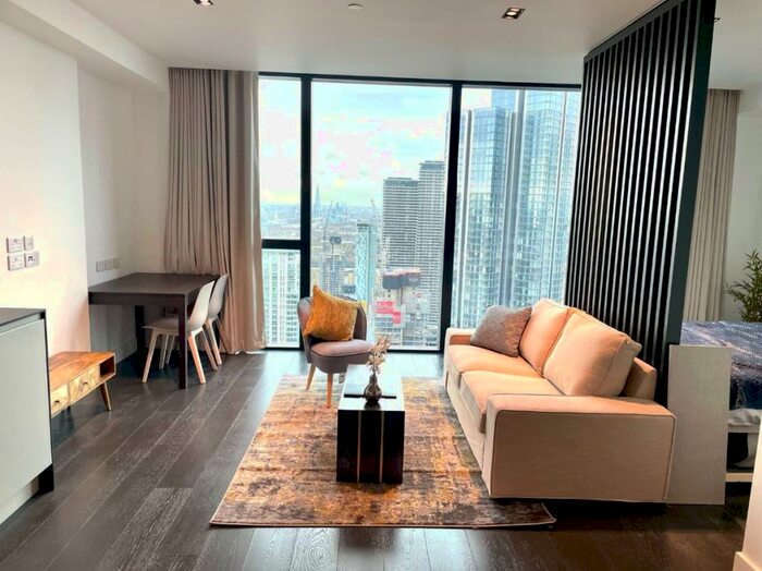 Studio To Rent In Amory Tower, Marsh Wall, London, E14