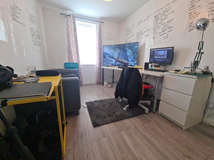 1 Bedroom House To Rent In Moorland Road, Leeds, LS6