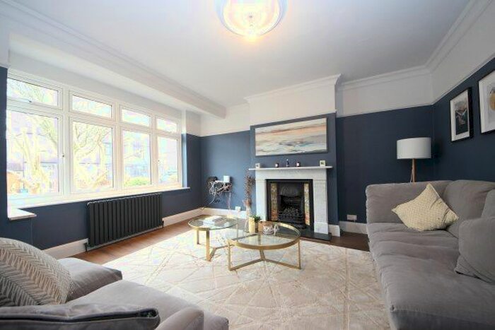 4 Bedroom Property To Rent In Grandison Road, Worcester Park, KT4