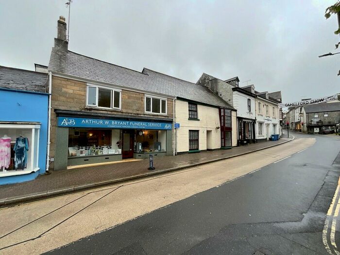 2 Bedroom Apartment To Rent In Market Place, Camelford, PL32