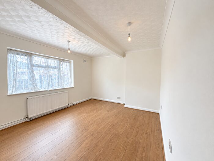 4 Bedroom Terraced House To Rent In Stour Road, Grays, Essex, RM16