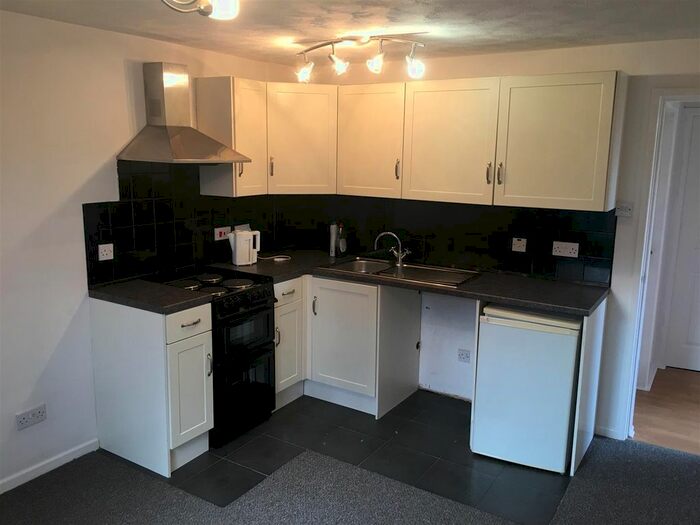 1 Bedroom Flat To Rent In Robin Court, Kidderminster, DY10