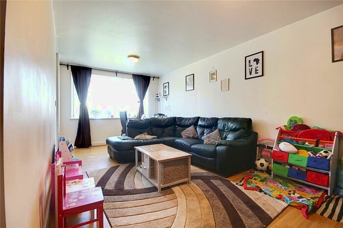 2 Bedroom Flat To Rent In Enstone Road, Enfield, EN3