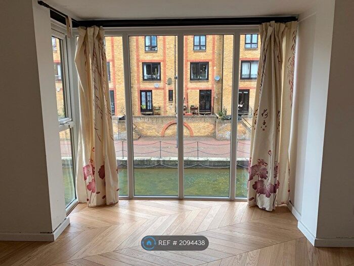 2 Bedroom Flat To Rent In Waterman Way, London, E1W