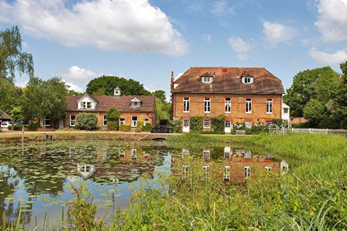 4 Bedroom Semi-Detached House For Sale In West Road, Hunton, Kent, ME15