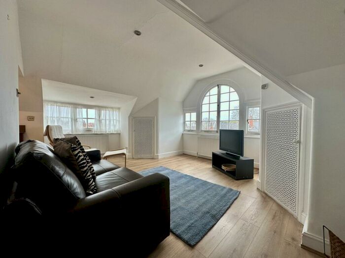 1 Bedroom Flat To Rent In Kidderpore Avenue, Hampstead, NW3