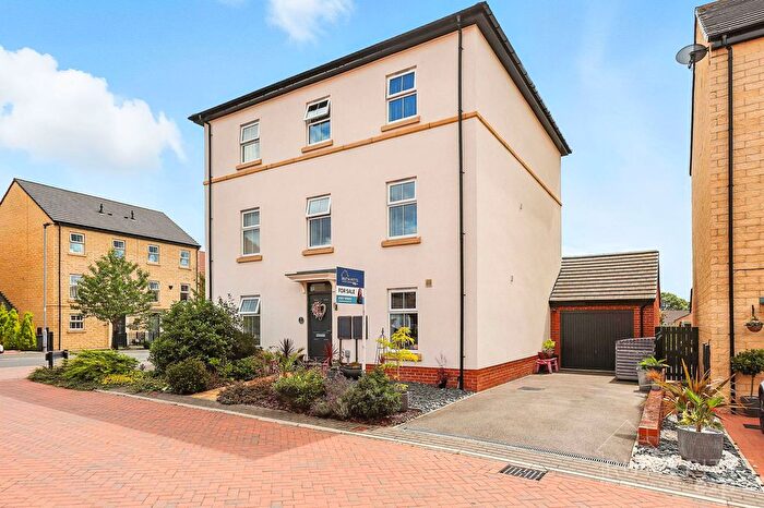 4 Bedroom Semi-Detached House For Sale In Robinsons Court, Ackworth, WF7