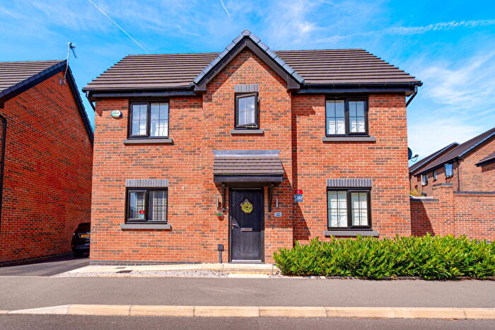 3 Bedroom Detached House For Sale In Ironstone Way, Worsley, Manchester, M28