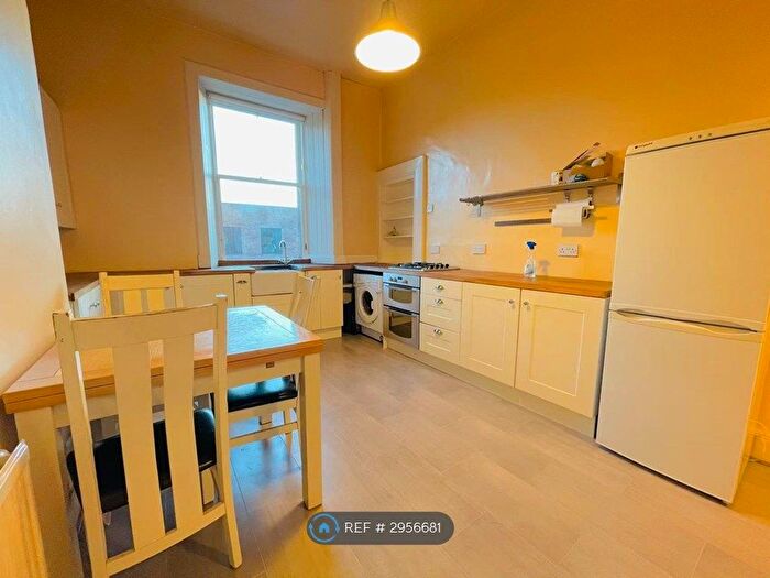 2 Bedroom Flat To Rent In Dowanhill St, Glasgow, G11