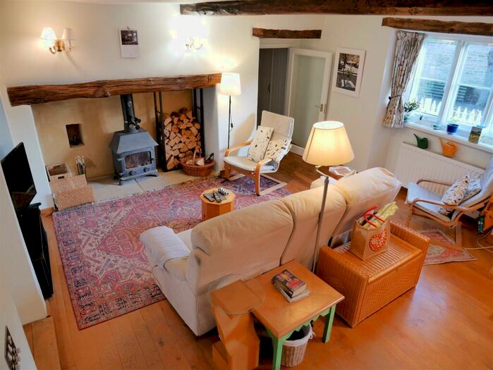 3 Bedroom Detached House For Sale In Castle Street, Calne, SN11