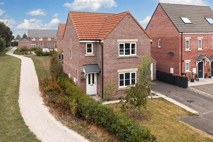 3 Bedroom Detached House For Sale In Savage Close, Pocklington, York, YO42