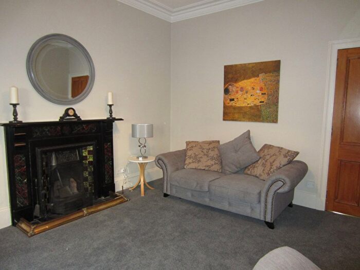 2 Bedroom Flat To Rent In Schoolhill, Aberdeen, First Floor Right, AB10