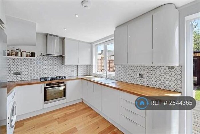 4 Bedroom End Of Terrace House To Rent In Sheppey Road, RM9