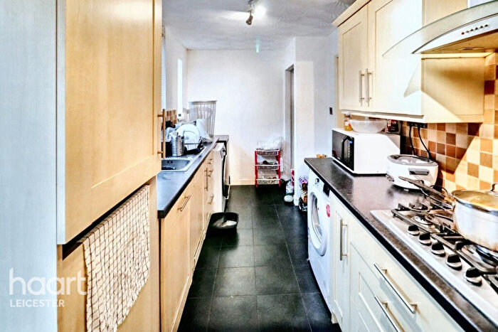 3 Bedroom Terraced House For Sale In Sturdee Road, Leicester, LE2