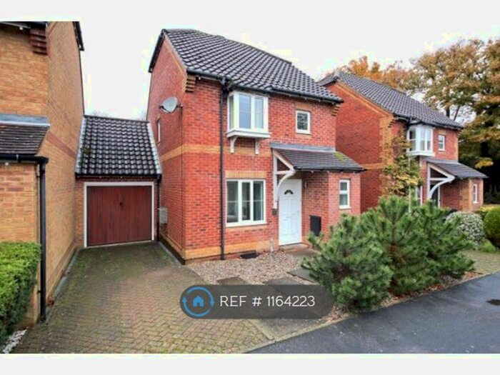 3 Bedroom Detached House To Rent In Elm Way, Heathfield, TN21