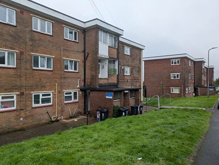 2 Bedroom Apartment For Sale In Joyce Close, Newport, Gwent, NP20