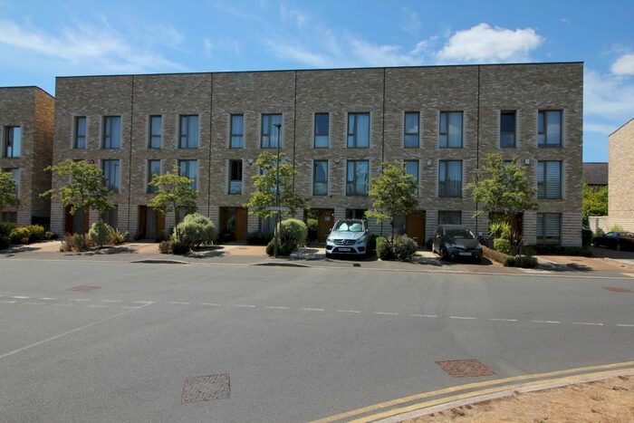 4 Bedroom Town House To Rent In Kings Drive, Edgware, HA8