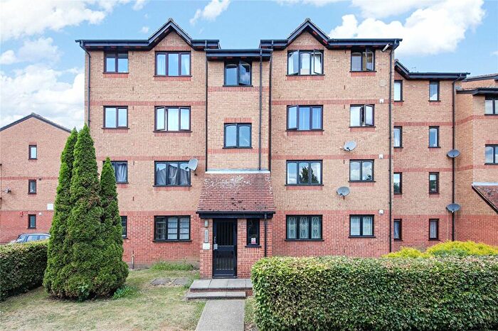 Flat To Rent In Glenville Grove, Deptford, London, SE8