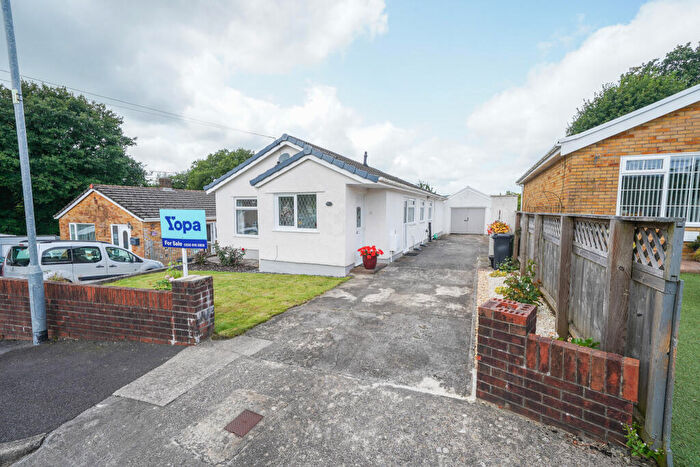 3 Bedroom Detached Bungalow For Sale In Delffordd, Swansea, SA8
