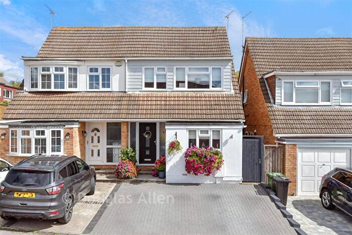 3 Bedroom Semi-Detached House For Sale In Outwood Farm Close, Billericay, Essex, CM11