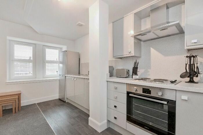 2 Bedroom Flat To Rent In Arthurstone Terrace, Stobswell, Dundee, DD4