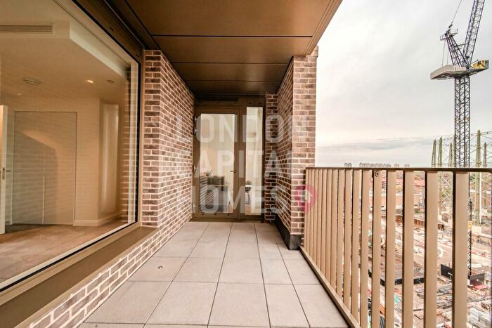 2 Bedroom Apartment To Rent In Gasholder Place, London, SE11