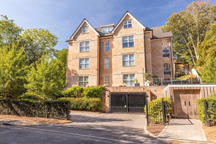 3 Bedroom Apartment For Sale In Oak End Way, Gerrards Cross, SL9