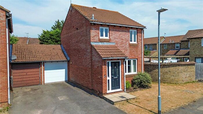 3 Bedroom Link Detached House For Sale In The Delph, Lower Earley, Reading, Berkshire, RG6