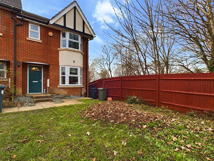 3 Bedroom Semi-Detached House To Rent In Kings Avenue, Ashford, TN23