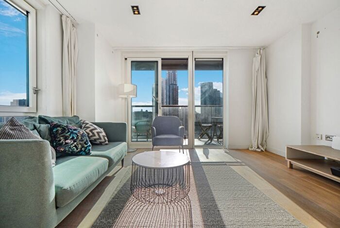 3 Bedroom Flat To Rent In Avantgarde Tower, London, E1