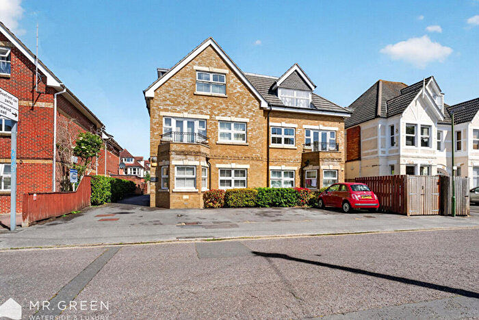 1 Bedroom Apartment For Sale In Westby Road, Bournemouth, BH5