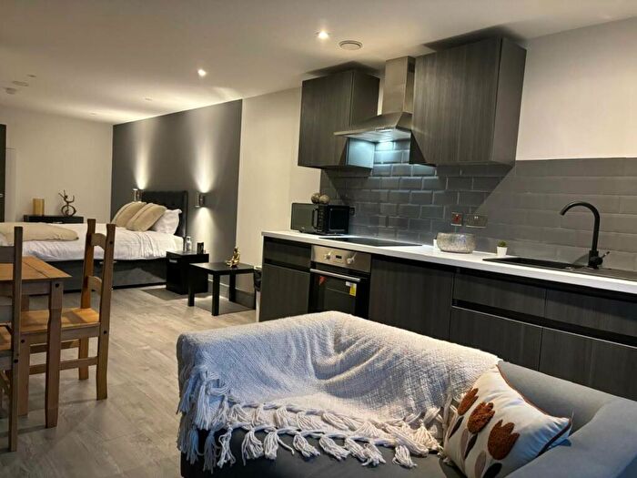 1 Bedroom Flat To Rent In Alexander House, Bolton Road, BD1