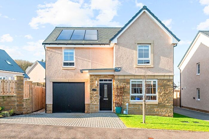 4 Bedroom Detached House For Sale In Sequoia Grove, Cambusbarron, FK7