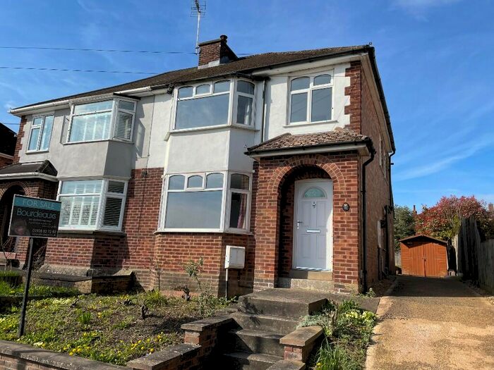 3 Bedroom Semi-Detached House For Sale In Wood End Road, MK43