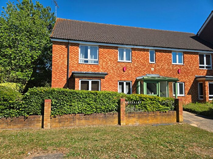 2 Bedroom Flat For Sale In Milton Road, Clapham, MK41