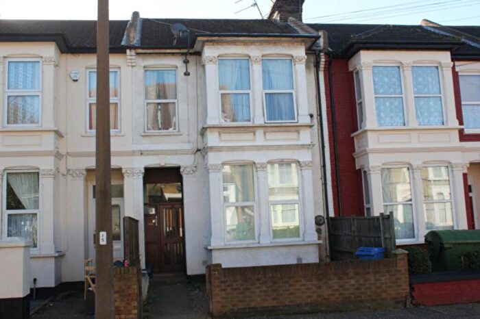 Studio To Rent In York Road, Southend On Sea, SS1