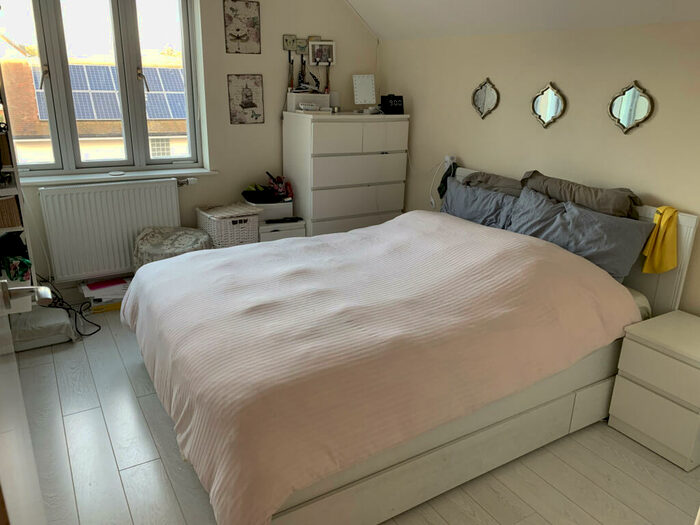 1 Bedroom Flat To Rent In Bed Flat In Runcie Court, Barkingside, IG6