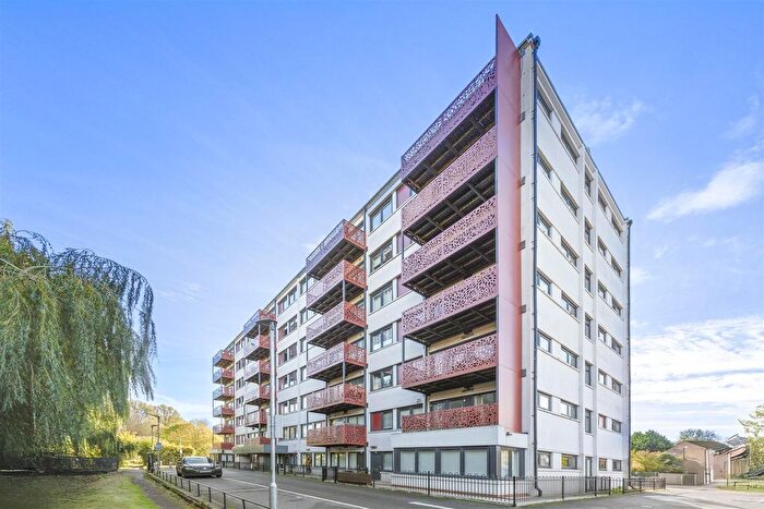 2 Bedroom Flat For Sale In London Road, High Wycombe, HP11