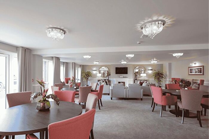 2 Bedroom Flat For Sale In High Street, Rainham, ME8