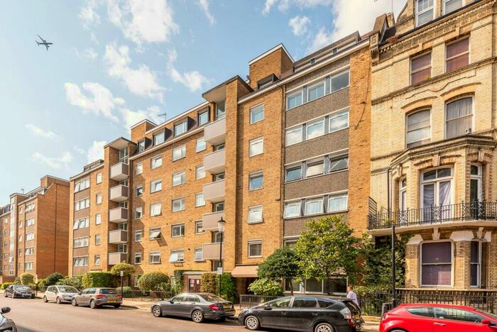 1 Bedroom Flat To Rent In Elm Park Gardens, Chelsea, London, SW10