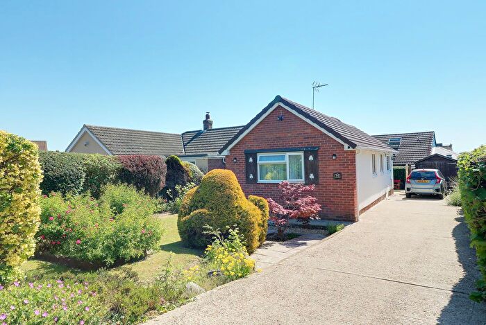 2 Bedroom Bungalow For Sale In Rosemary Way, Waterlooville, PO8