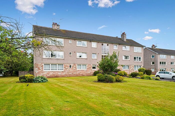 3 Bedroom Flat For Sale In Douglas Drive, Newton Mearns, G77