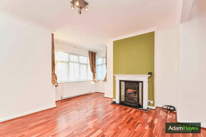 2 Bedroom Flat To Rent In Moss Hall Grove, North Finchley, N12