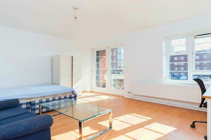 3 Bedroom Flat To Rent In Castlehaven Road, Camden, NW1