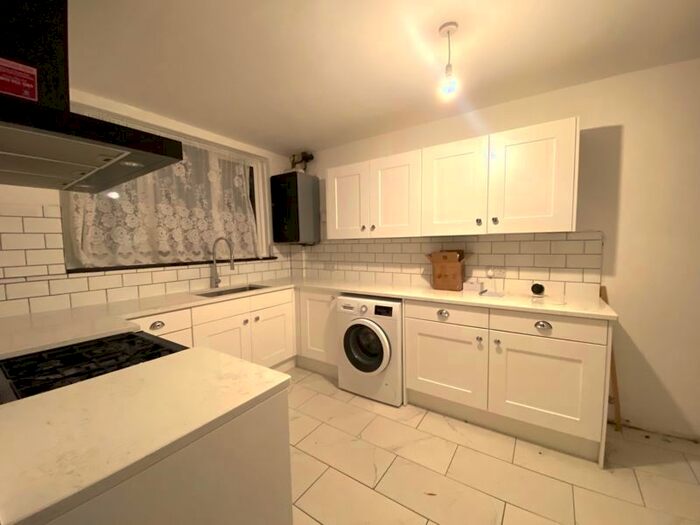 3 Bedroom Property To Rent In Evelyn Road, London, E17