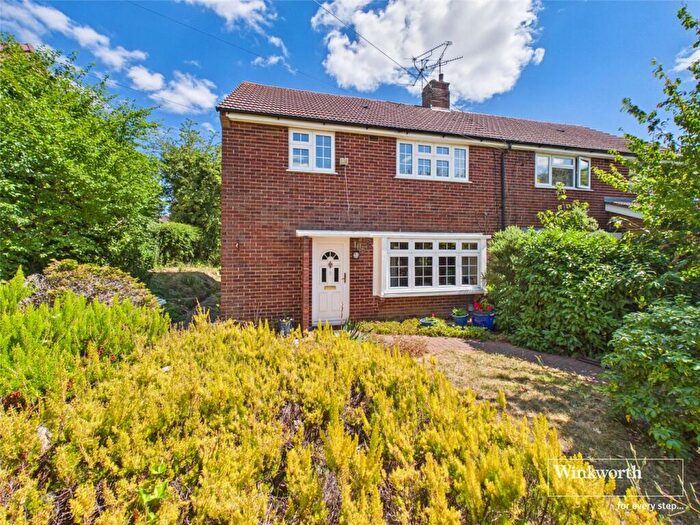 3 Bedroom Semi-Detached House For Sale In Silchester Road, Reading, Berkshire, RG30