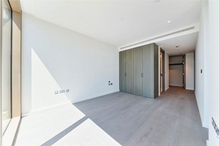 2 Bedroom Apartment To Rent In Park Drive, London, E14