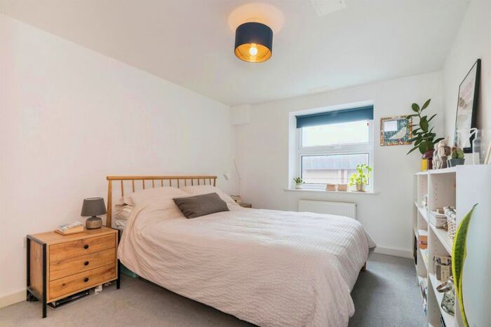 1 Bedroom Flat For Sale In Neptune Way, Southampton, SO14