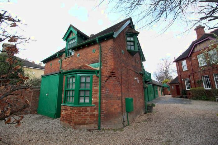 1 Bedroom Mews To Rent In Milton Road, Bedford, MK40